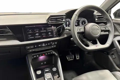 KY74FKF Audi A3 Black Edition 40 TFSI e  204 PS S tronic Thumbnail #2