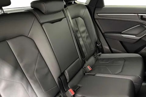 KM25HLP Audi Q3 Black Edition 35 TDI  150 PS S tronic Thumbnail #10