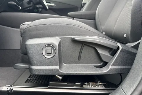  Audi Q3 1.5 TFSI Sport SUV 5dr Petrol S Tronic Euro 6 (s/s) (150 ps) Thumbnail #37