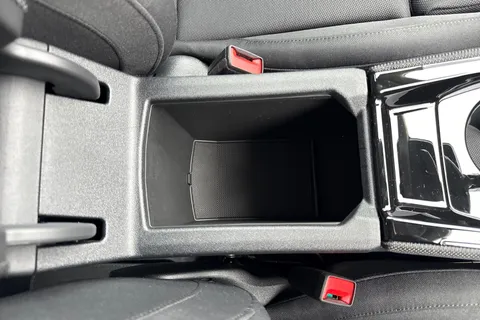  Audi Q3 1.5 TFSI Sport SUV 5dr Petrol S Tronic Euro 6 (s/s) (150 ps) Thumbnail #42