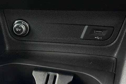 PK20WVJ Audi Q2 30 TFSI Sport 5dr Thumbnail #32