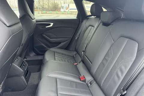  Audi A5 Avant 2.0 e-hybrid 25.9kWh S line S Tronic quattro Euro 6 (s/s) 5dr Thumbnail #18