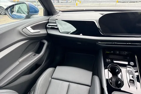  Audi A5 Avant 2.0 e-hybrid 25.9kWh S line S Tronic quattro Euro 6 (s/s) 5dr Thumbnail #19