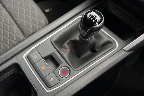 DG22DHD SEAT Leon 1.5 TSI EVO FR Euro 6 (s/s) 5dr Thumbnail #24