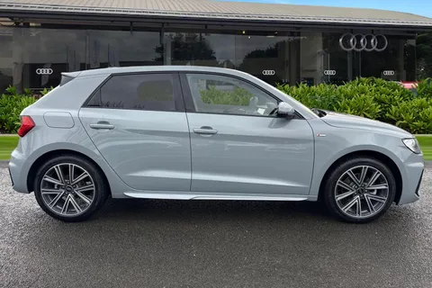  Audi A1 1.0 TFSI 30 S line Sportback S Tronic Euro 6 (s/s) 5dr Thumbnail #4