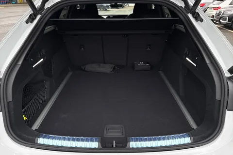  Audi A6 Avant 2.0 TDI Edition 1 S Tronic quattro Euro 6 (s/s) 5dr Thumbnail #7