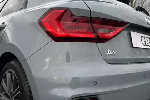  Audi A1 1.0 TFSI 30 S line Sportback S Tronic Euro 6 (s/s) 5dr Thumbnail #8