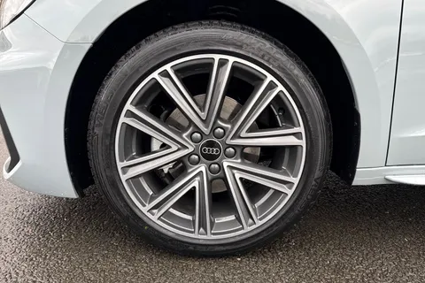  Audi A1 1.0 TFSI 30 S line Sportback S Tronic Euro 6 (s/s) 5dr Thumbnail #11