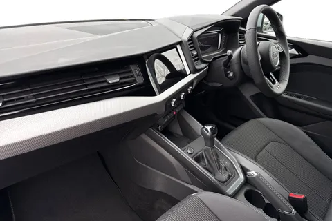  Audi A1 1.0 TFSI 30 S line Sportback S Tronic Euro 6 (s/s) 5dr Thumbnail #15