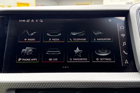  Audi A1 1.0 TFSI 30 S line Sportback S Tronic Euro 6 (s/s) 5dr Thumbnail #17