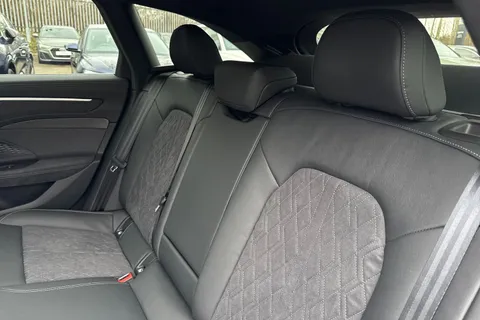  Audi A6 Avant 2.0 TDI Edition 1 S Tronic quattro Euro 6 (s/s) 5dr Thumbnail #19