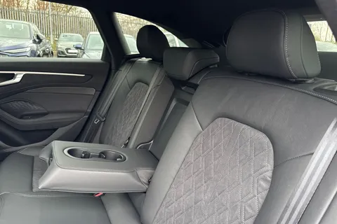  Audi A6 Avant 2.0 TDI Edition 1 S Tronic quattro Euro 6 (s/s) 5dr Thumbnail #33