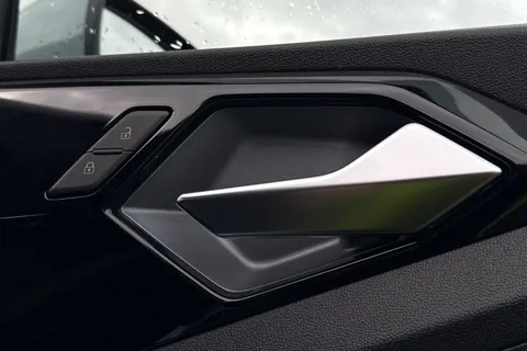  Audi A1 1.0 TFSI 30 S line Sportback S Tronic Euro 6 (s/s) 5dr Thumbnail #32