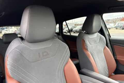 MA21VHB Volkswagen ID.4 150kW 1ST Edition Pro Performance 77kWh 5dr Auto Thumbnail #24