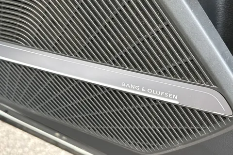 LO73YOD Audi Q5 40 TDI Quattro S Line 5dr S Tronic Thumbnail #26