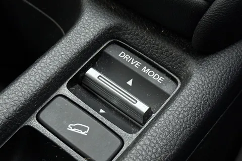 PL73XUD Honda HR-V 1.5 eHEV Elegance 5dr CVT Thumbnail #41