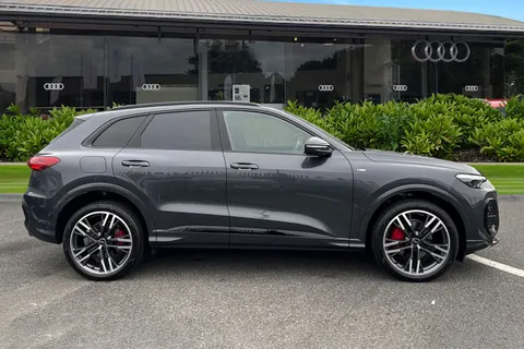 PY25HKA Audi Q5 2.0 TFSI Quattro Edition 1 5dr S Tronic Thumbnail #4