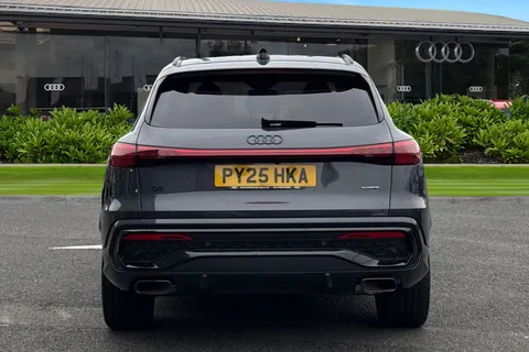 PY25HKA Audi Q5 2.0 TFSI Quattro Edition 1 5dr S Tronic Thumbnail #5