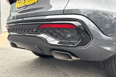 PY25HKA Audi Q5 2.0 TFSI Quattro Edition 1 5dr S Tronic Thumbnail #34