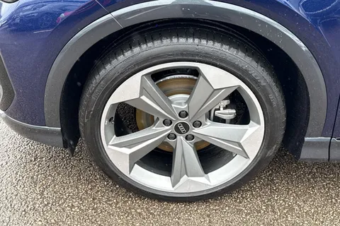 DG75XRK Audi Q4 125kW 35 55kWh Black Edition 5dr Auto Thumbnail #9