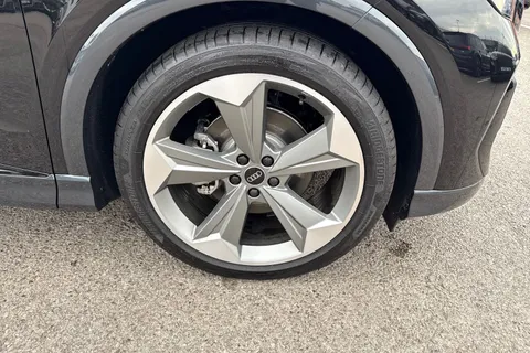 DA75EBN Audi Q4 e-tron Q4  Black Edition 35 e-tron  125,00 kW Thumbnail #11