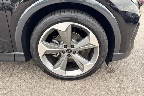 DA75EBN Audi Q4 e-tron Q4  Black Edition 35 e-tron  125,00 kW Thumbnail #13