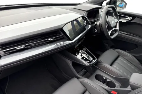 DG75XRK Audi Q4 125kW 35 55kWh Black Edition 5dr Auto Thumbnail #14