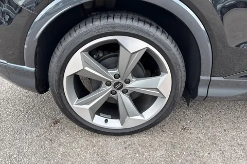 DA75EBN Audi Q4 e-tron Q4  Black Edition 35 e-tron  125,00 kW Thumbnail #14