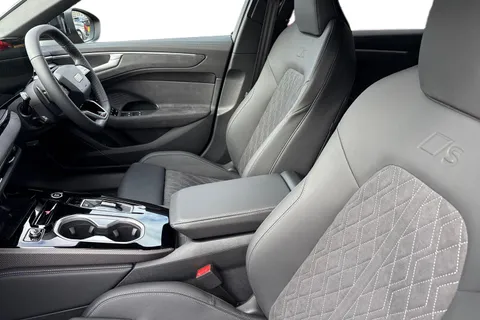 DE75ZND Audi A6 Saloon Launch Edition TDI quattro 204 PS S tronic Thumbnail #17