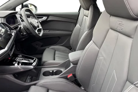 DA75EBN Audi Q4 e-tron Q4  Black Edition 35 e-tron  125,00 kW Thumbnail #17