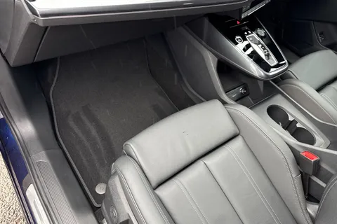 DG75XRK Audi Q4 125kW 35 55kWh Black Edition 5dr Auto Thumbnail #19