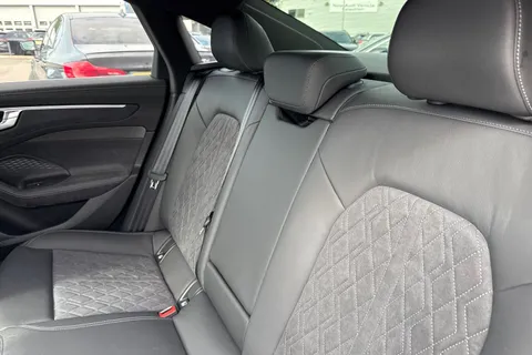 DE75ZND Audi A6 Saloon Launch Edition TDI quattro 204 PS S tronic Thumbnail #20