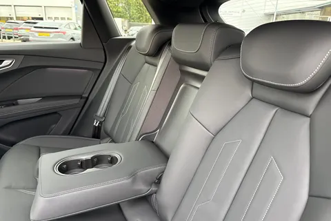 DA75EBN Audi Q4 e-tron Q4  Black Edition 35 e-tron  125,00 kW Thumbnail #20