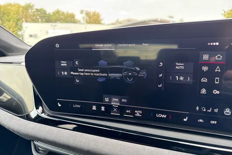 DE75ZND Audi A6 Saloon Launch Edition TDI quattro 204 PS S tronic Thumbnail #23