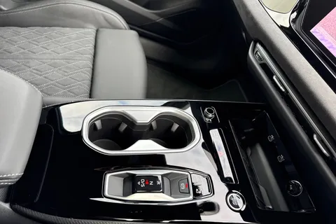 DE75ZND Audi A6 Saloon Launch Edition TDI quattro 204 PS S tronic Thumbnail #24