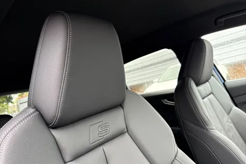 DG75XRK Audi Q4 125kW 35 55kWh Black Edition 5dr Auto Thumbnail #23