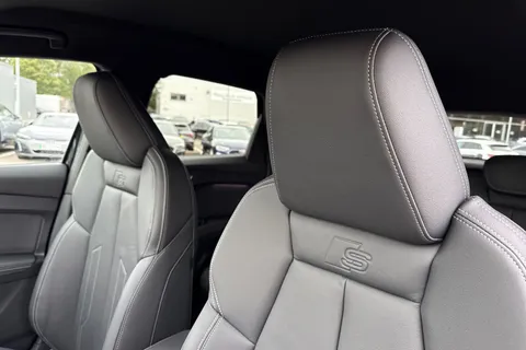 DA75EBN Audi Q4 e-tron Q4  Black Edition 35 e-tron  125,00 kW Thumbnail #25