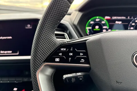 DA75EBN Audi Q4 e-tron Q4  Black Edition 35 e-tron  125,00 kW Thumbnail #27