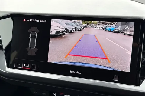 DG75XRK Audi Q4 125kW 35 55kWh Black Edition 5dr Auto Thumbnail #31