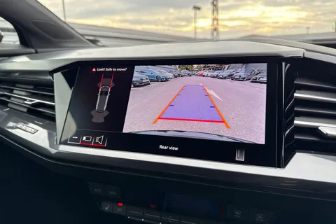 DA75EBN Audi Q4 e-tron Q4  Black Edition 35 e-tron  125,00 kW Thumbnail #32