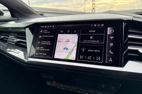 DA75EBN Audi Q4 e-tron Q4  Black Edition 35 e-tron  125,00 kW Thumbnail #33