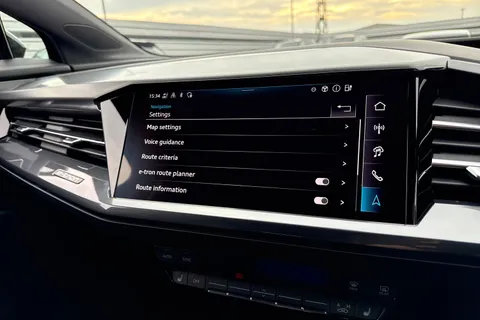 DA75EBN Audi Q4 e-tron Q4  Black Edition 35 e-tron  125,00 kW Thumbnail #41