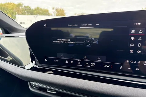 DE75ZND Audi A6 Saloon Launch Edition TDI quattro 204 PS S tronic Thumbnail #47