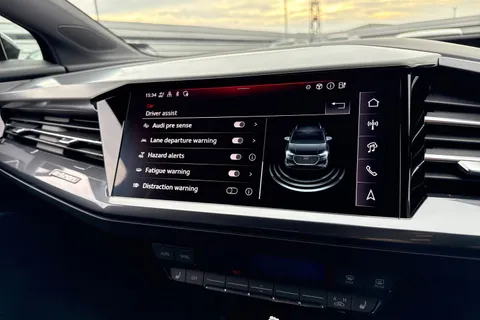 DA75EBN Audi Q4 e-tron Q4  Black Edition 35 e-tron  125,00 kW Thumbnail #48