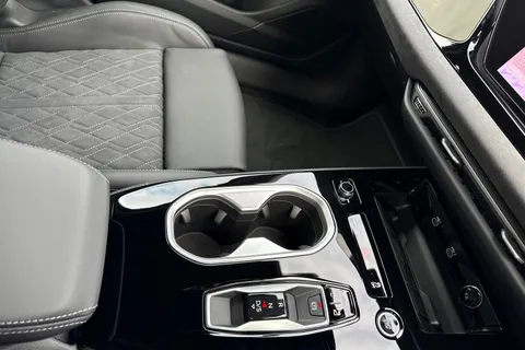 DE75ZND Audi A6 Saloon Launch Edition TDI quattro 204 PS S tronic Thumbnail #51