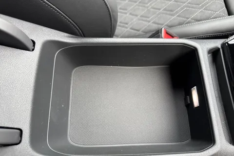 DE75ZND Audi A6 Saloon Launch Edition TDI quattro 204 PS S tronic Thumbnail #52