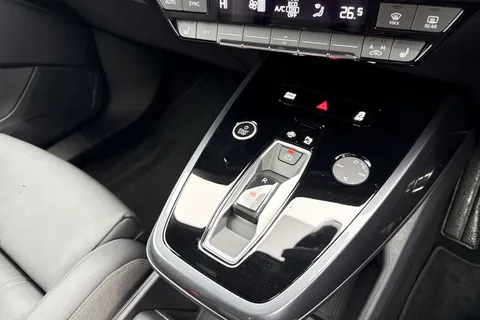 DG75XRK Audi Q4 125kW 35 55kWh Black Edition 5dr Auto Thumbnail #56