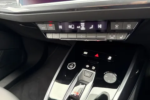 DA75EBN Audi Q4 e-tron Q4  Black Edition 35 e-tron  125,00 kW Thumbnail #53