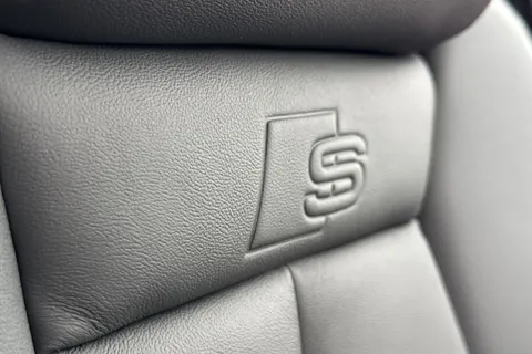 DG75XRK Audi Q4 125kW 35 55kWh Black Edition 5dr Auto Thumbnail #60