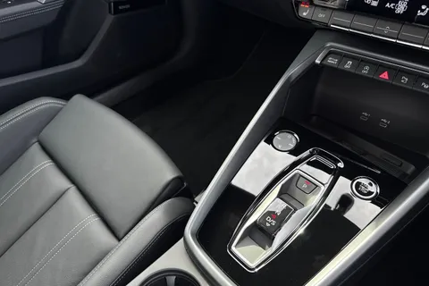 DK75URX Audi A3 2.0 TDI 150 Black Edition 5dr S Tronic Thumbnail #19